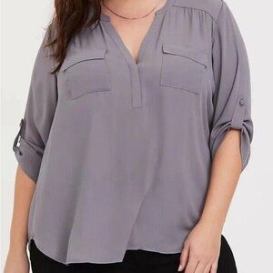 Torrid Harper Georgette Pullover 3/4 Sleeve Blouse, Grey, Torrid Size 2